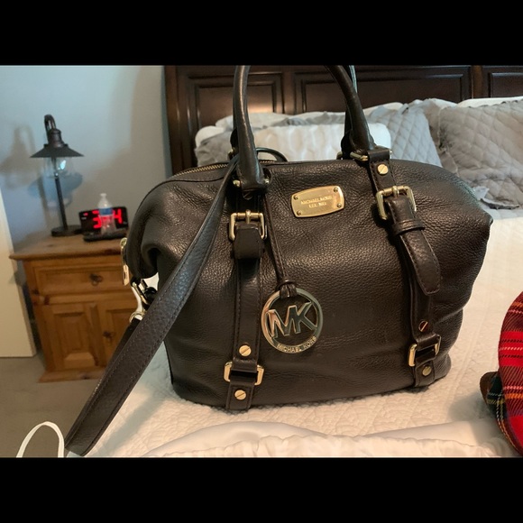 All five purses MK , Dooney & Bourke - Picture 2 of 16